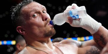 Усику висунули жорстку вимогу: у разі відмови від бою можуть позбавити титулу WBC
