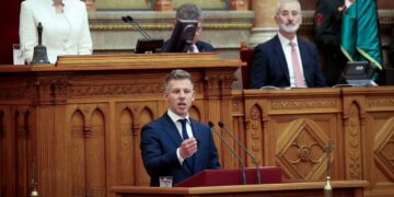 Угорщина готова розблокувати переговори про вступ України до ЄС, – Politico