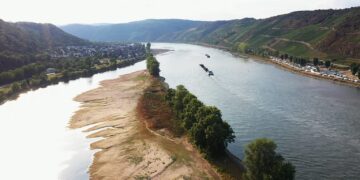 Найважливіша річка Європи міліє через посуху: промисловість Німеччини зіткнулася з новими проблемами, – Bloomberg